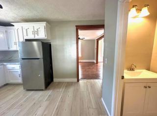 Beautiful Benson Villa-Walking Distance to Benson - Omaha - 1