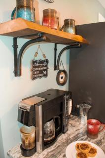 Creekside Cottage - 2