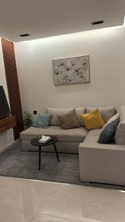 Luxury 2 Bedroom apartment - Riyadh شقة بغرفتين نوم مع فناء خارجي - Riad - 2