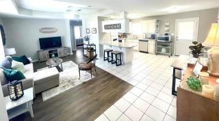 Peaceful Haven 2BR 1BA in Quiet Neighborhood - Nederland - 8