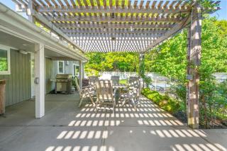 Private completely fenced in property Near beach - Hampton Bays - 9