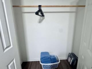 Entire Spacious 4 BR Home for Professionals - 3