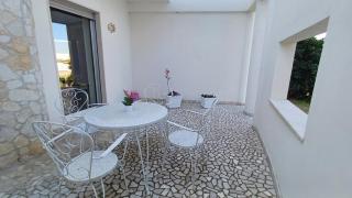 Boat dreams , garden relax - 1