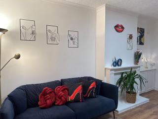 Private main door Two Bedrooms Apartment - Edimburgo - 0