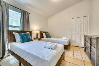 Private Pool Getaway Near Theme Parks - 6