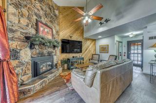 Spacious Ruidoso Retreat with Hot Tub and 2 Kitchens! - Ruidoso - 7