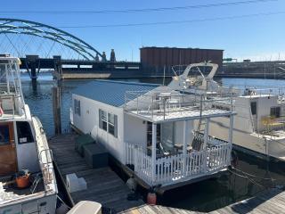 Houseboat in Providence! - Providence - 9