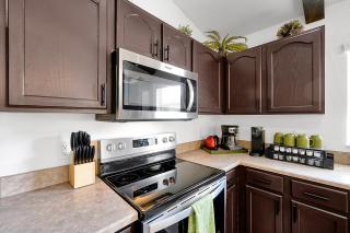 5BR Cottage w Pool & Hot Tub Near Disney - Kissimmee - 2
