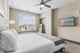 Full Apartment PetFriendly, Pool, Gym, King Bed, 15 min to parks - Orlando - 5