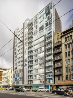 3-Bedroom CBD Elevate Apartment - Wellington - 8