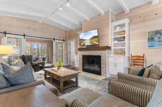 Private Pool and Just a 3 Minute Walk to the Beach - Pawleys Island - 1