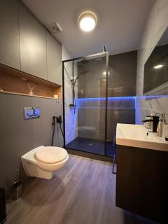 Centrally Located Modern 2 Bedroom Apartment, Minutes Walk to AO Arena - Manchester - 6
