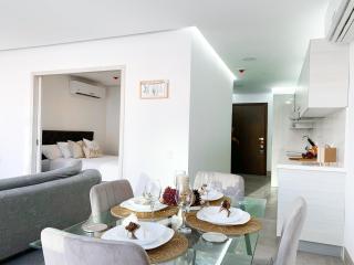 Suite de Lujo,cerca del mall del sol, sofa cama, parqueo - Guayaquil - 9