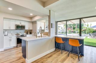 Outdoor Entertainment Space Home in Scottsdale - Scottsdale - 2