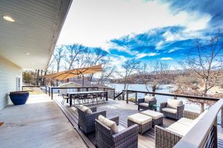 Big Bear Bungalow - Stay Waterfront to Lake of the Ozark - Sunrise Beach - 6