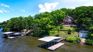 Boondock Bliss - Lakefront with Private Dock Sleeps 15 - Sunrise Beach - 7