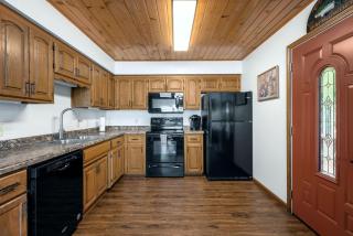 Boondock Bliss - Lakefront with Private Dock Sleeps 15 - Sunrise Beach - 2