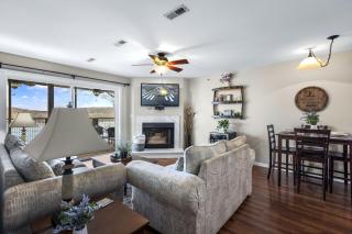 Family Lakefront Oasis - Picture Perfect Retreat - Kaiser - 2