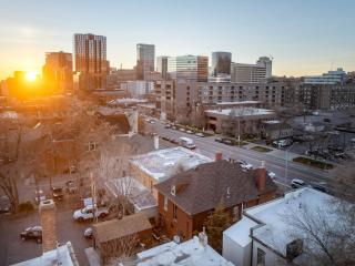 Luxury Downtown Retreat 4br W Hot Tub & Views - Salt Lake City - 3