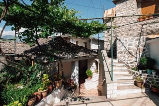 Paspali Guest House - Gjirokastër - 0