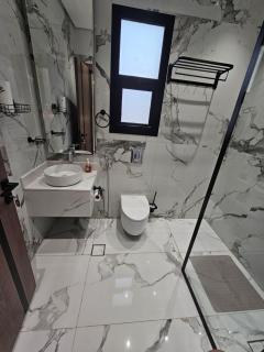 Spacious, Boho 3-Bedroom Apartment North Riyadh - Riade - 8