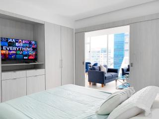 Suite Empresarial, cerca al mall del sol, cama, parqueo, sofa cama - Guayaquil - 1