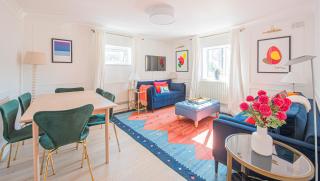 Modern 1-Bed Flat with Free Parking in West London - Londra - 0