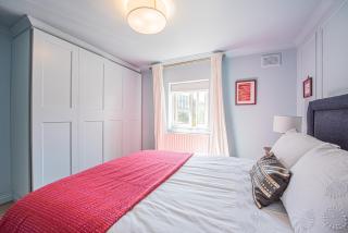 Modern 1-Bed Flat with Free Parking in West London - Londra - 9