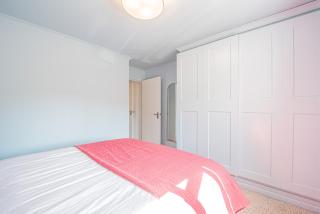 Modern 1-Bed Flat with Free Parking in West London - Londra - 6
