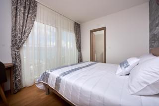 Seaside apartments with a swimming pool Arbanija, Ciovo - 24254 - Trogir - 4