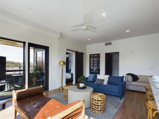 Fox On The Run-Private Balcony-12 South - Nashville - 9