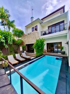 Pondok DEWI Villa - LEGIAN - 6 Bedroom Villa - Great Location - Legian - 9