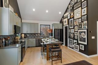 Modern Cowboy - Private Balcony - Mins To Broadway - 8