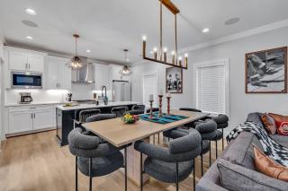 Resonant - 2 Townhomes - 2 Private Rooftop Decks - Nashville - 8