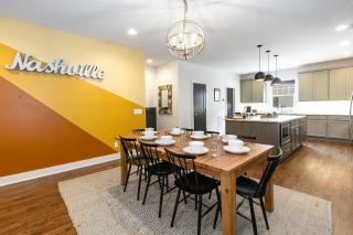 Nashville Comfort-Sleeps 10-3 Mins to 12 South - Nashville - 1