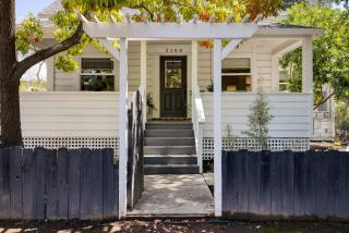 Stylish Central Napa Home with Serene Private Yard - Napa - 9