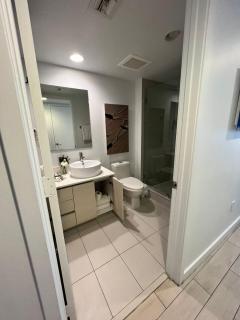 Studio 2 beds queen, pool, gym and service beach - Hallandale Beach - 4