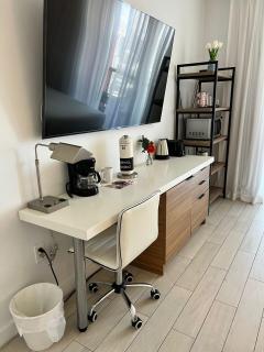 Studio 2 beds queen, pool, gym and service beach - Hallandale Beach - 2