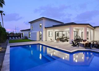 Lenny Luxe-Brand New Designer Home-Private Pool - Scottsdale - 9