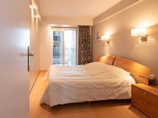 Beautiful 3-bedroom apartment with sea view - 6
