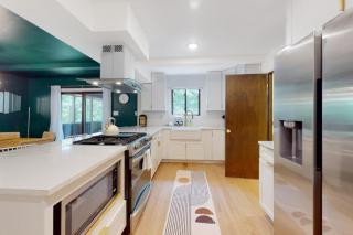 Sage Grove Sanctuary 3BD Hot Tub Fire Pit - 2