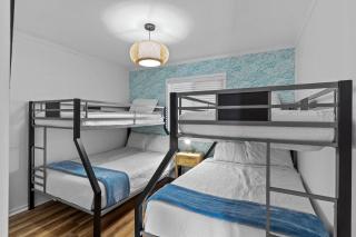 Hang Ten Hideaway, pool, Condo, Parking - 6 person max occupancy - Carolina Beach - 7