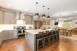 Elegant Elliott-2 Units-Hot Tub-Mins to 12 South - Nashville - 8