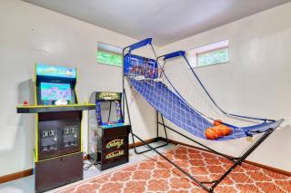 4BDR Hot Tub Game Room - Lake Ariel - 8
