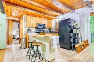 4BDR Hot Tub Game Room - Lake Ariel - 7