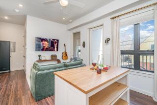 Treble Maker -Rooftop Lounge - Pool - In Music Row - Nashville - 2