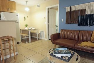 Calm Japandi Retreat With Patio, Near Downtown - Sarasota - 5
