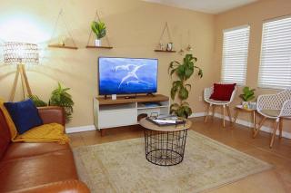 Calm Japandi Retreat With Patio, Near Downtown - Sarasota - 2