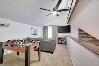 Cozy 3 BR Game Area Fire Pit - 7