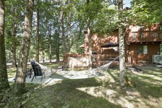 Cozy 3 BR Game Area Fire Pit - East Stroudsburg - 1